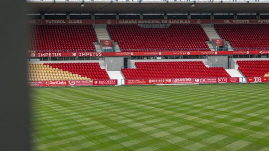 Gil Vicente: Estádio Cidade de Barcelos tem um novo relvado