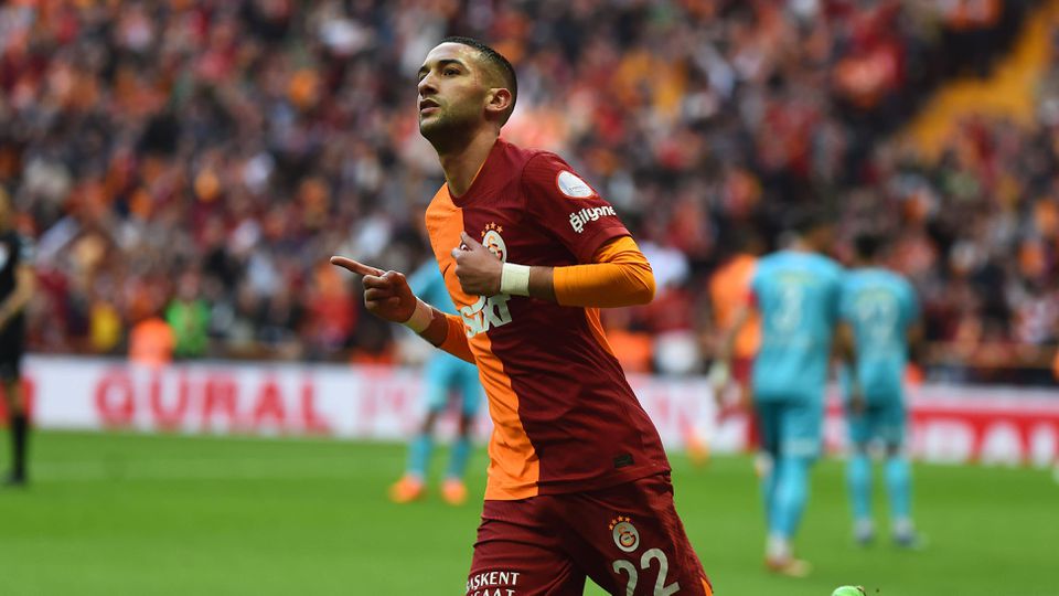 OFICIAL: Ziyech fica em definitivo no Galatasaray