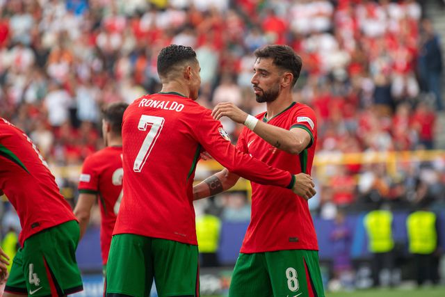 Lenda brasileira tem três candidatos à Bola de Ouro... e um deles é português