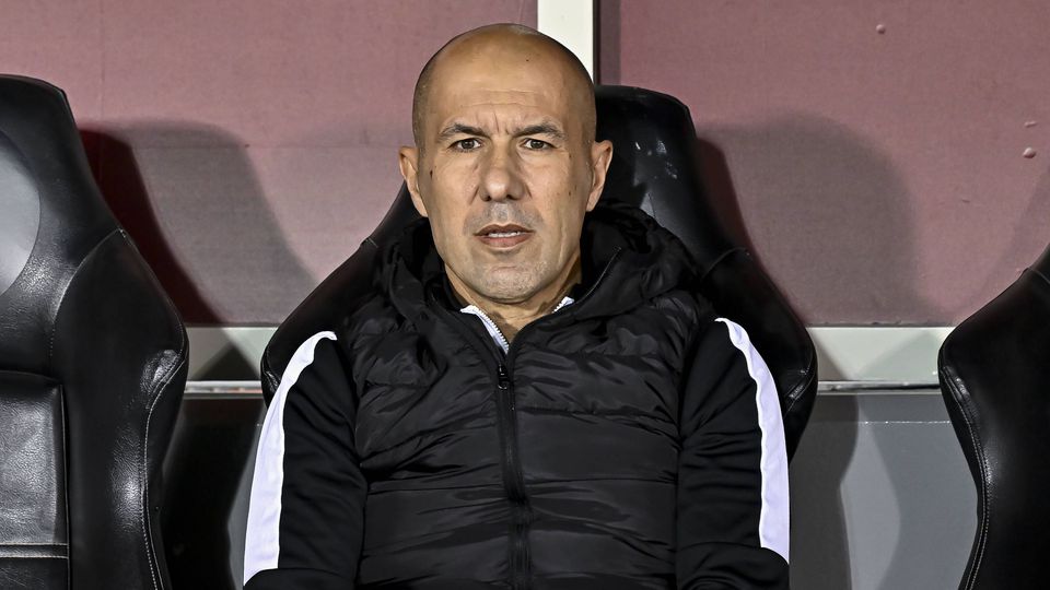 Leonardo Jardim no banco de suplentes do Al Ain