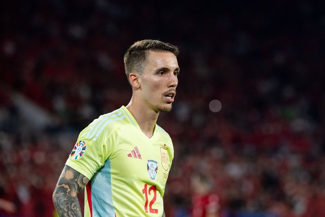 Grimaldo explica como lidou com ser suplente de Cucurella