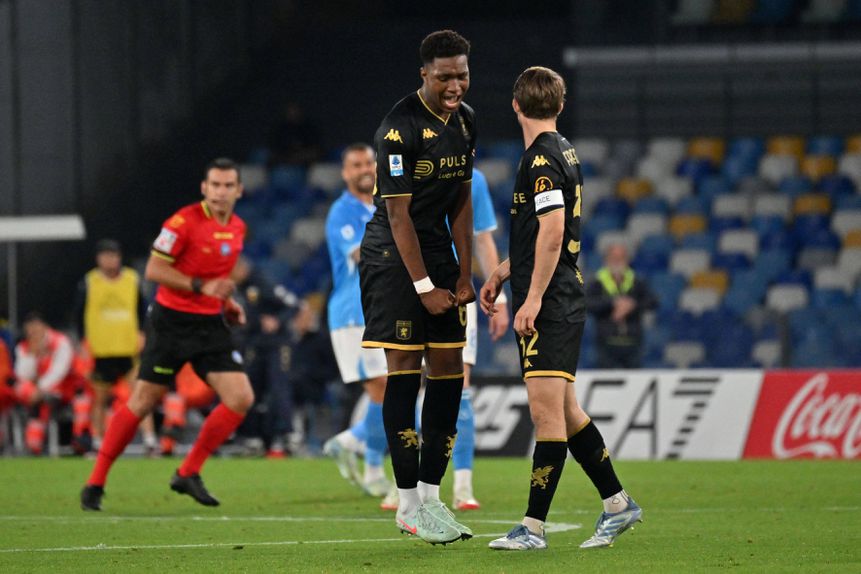 Honest Ahanor em ação pelo Génova durante o jogo com Nápoles na última edição da Serie A