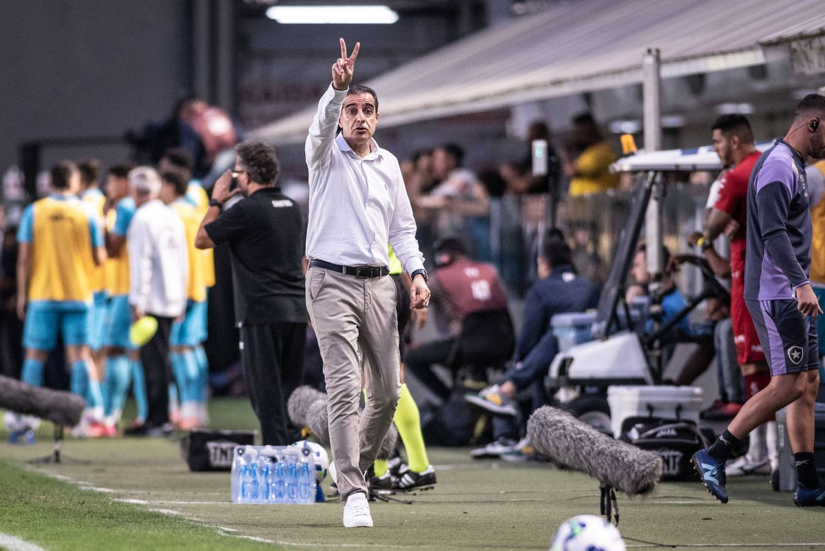 Na América, Renato Paiva critica «futebol Walt Disney»