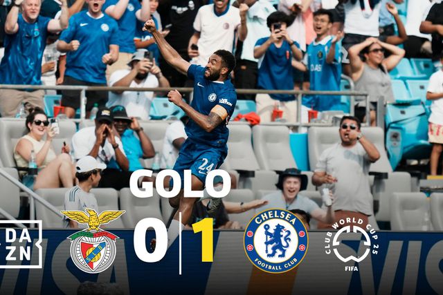 De herói a vilão! Em que estaria Trubin a pensar no golo de James?