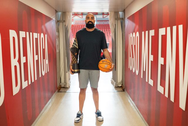 «No meu país, na minha religião, dizemos que tudo vem de Deus, que Deus decide»