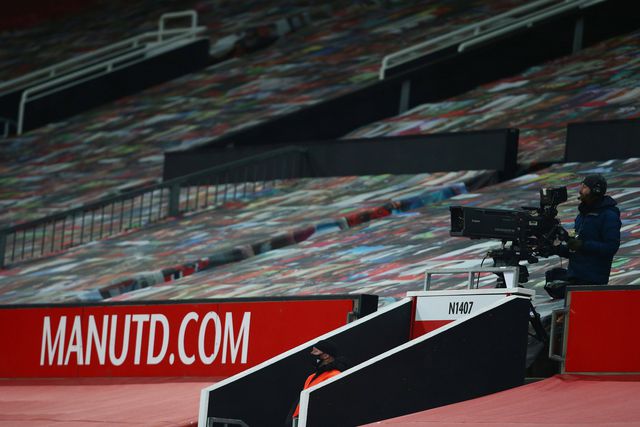 Manchester United anuncia recorde no meio do caos