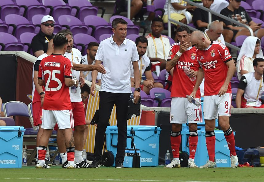 Prestianni, Bruno Lage, Di María e Aursnes à conversa. Foto Miguel Nunes