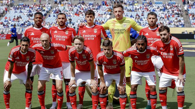 Equipa do Benfica (BRIAN WESTERHOLT/EPA)
