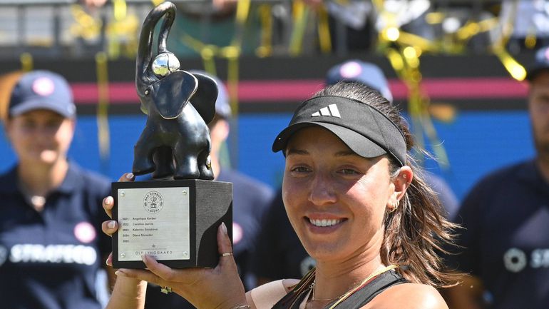 Pegula vence Swiatek e conquista Bad Homburg