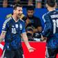 Messi festeja com Otamendi