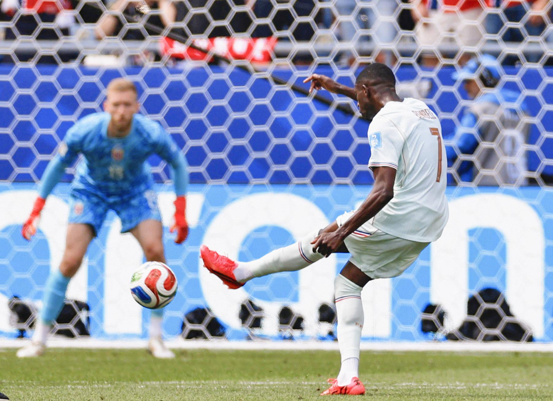 Autor de um 'hat trick' neste Mundial, o terceiro até agora: Dembelé mostrou, frente a uma Noruega desfalcada, que quer manter o estatuto de Bola de Ouro. Os gauleses ganharam por 4-1 - Foto: IMAGO