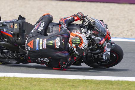 Aprilia revela estado clínico de Bezzecchi após queda violenta