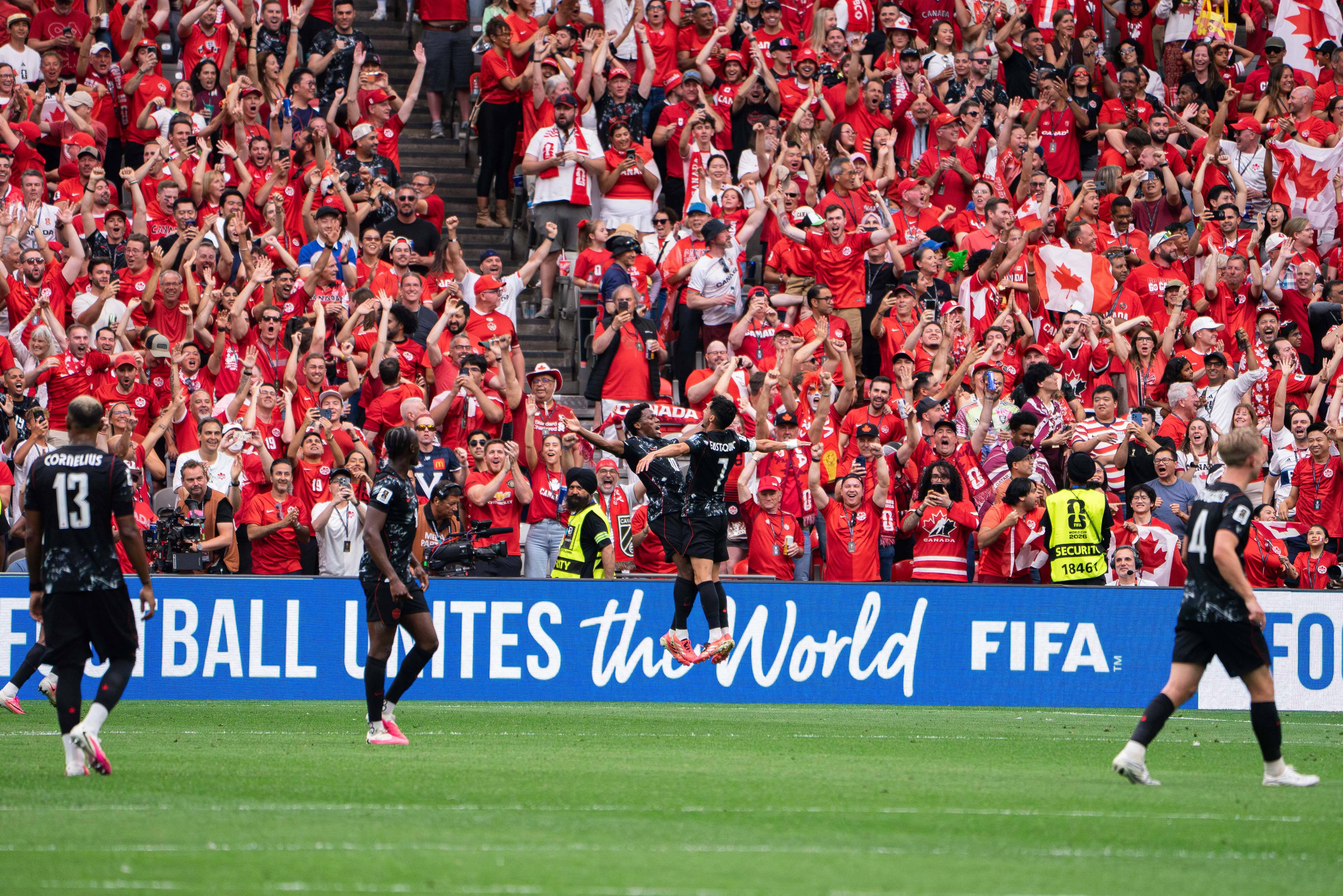 Festejos do Canadá perante o seu público
