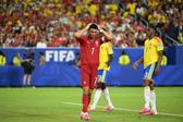 Cristiano Ronaldo leva as mãos à cabeça frente à Colômbia