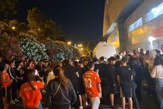 Adeptos festejam bicampeonato com os jogadores na Luz