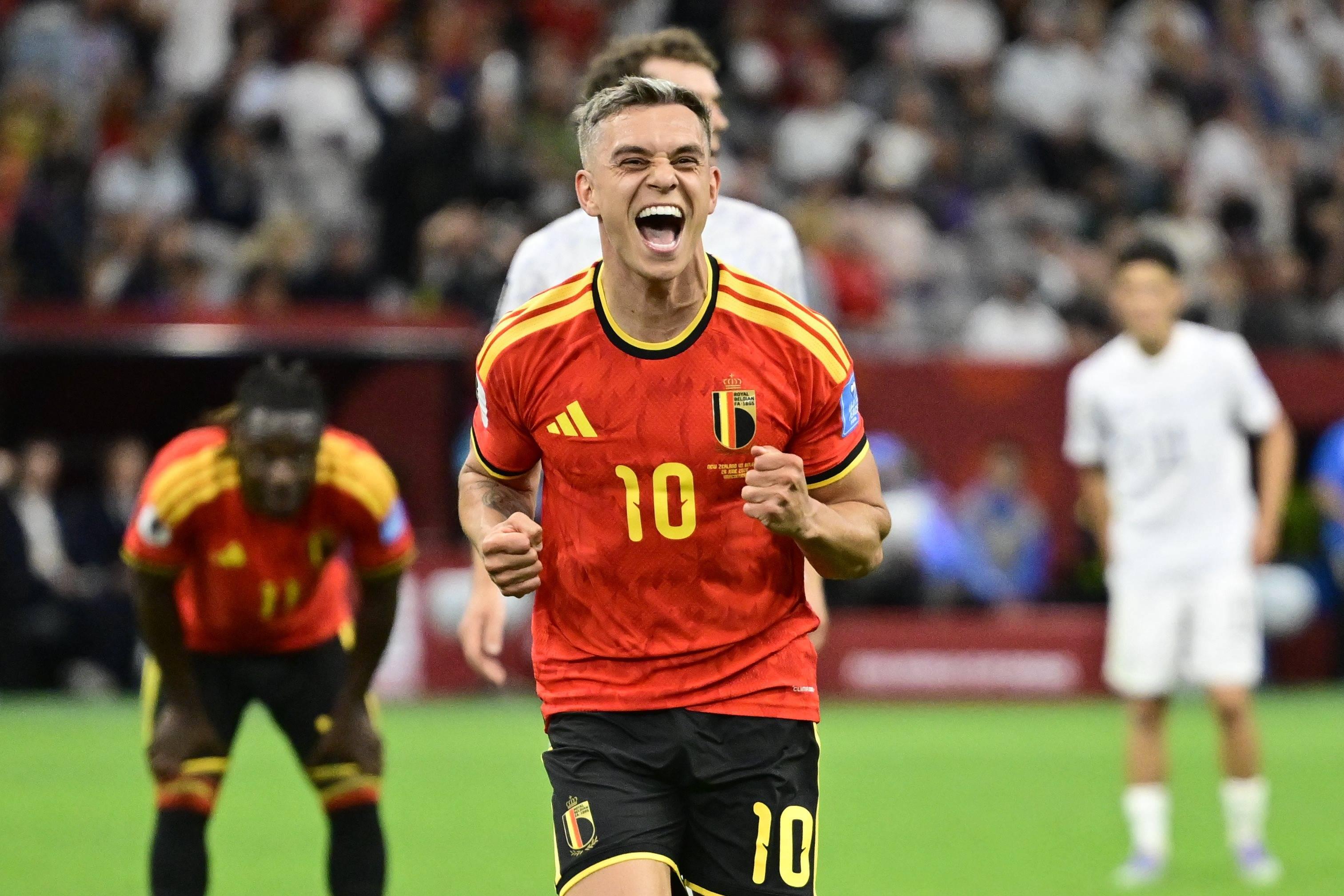 Numa Bélgica de menos a mais, Trossard trouxe do Arsenal a cábula dos médios que também podem ser avançados e vice-versa. Nunca joga mal - Foto: IMAGO