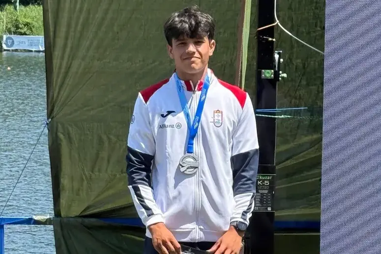 Gabriel Fernandes foi o único canoista português a conquistar ouro na Roménia. Foto FPC
