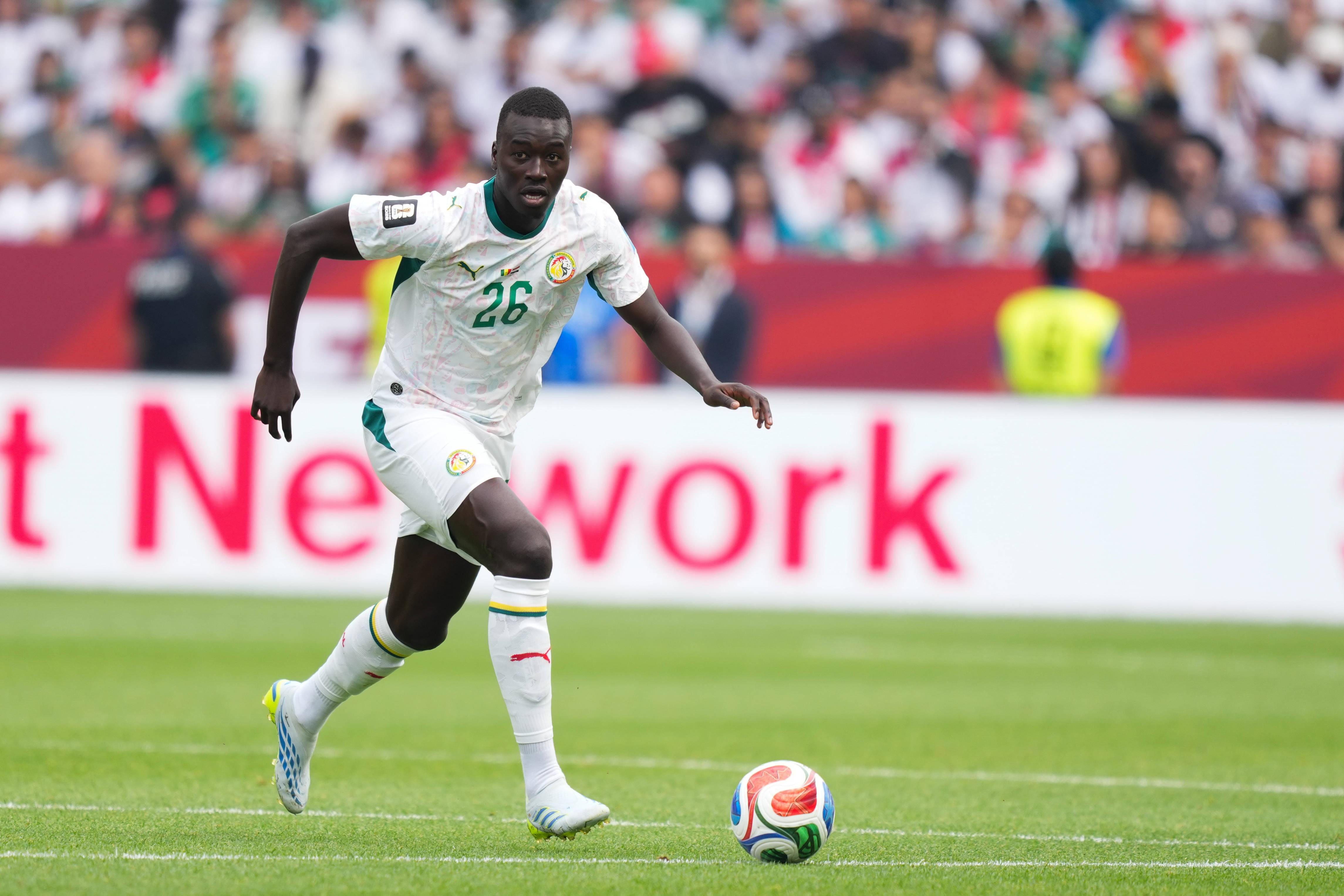 Pape Gueye jogou nas três partidas do Senegal, mas foi na última jornada que fez uma exibição memorável, com dois golos e uma assistência, goleada por 5-0 ao Iraque que pôs os africanos nos 16 avos de final - Foto: IMAGO