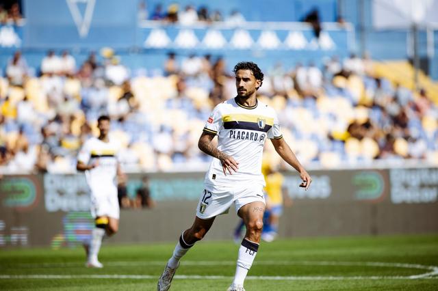 Simon Elisor vai deixar o Famalicão para rumar aos romenos do Universitatea Craiova — Foto: Famalicão