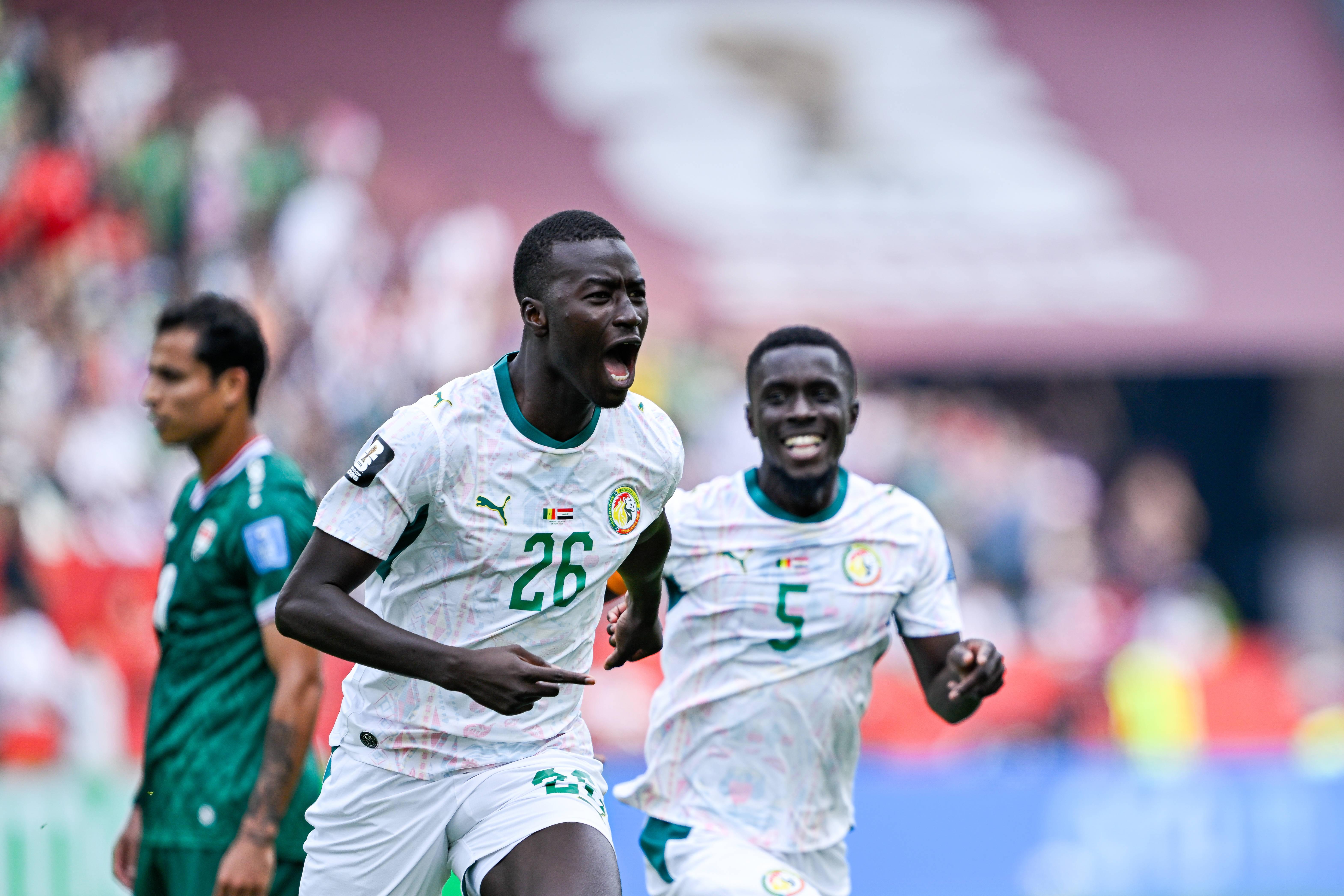 Pape Gueye entrou para ajudar o Senegal a carimbar uma goleada por 5-0 frente ao Iraque. O médio apontou dois golos - Foto: IMAGO