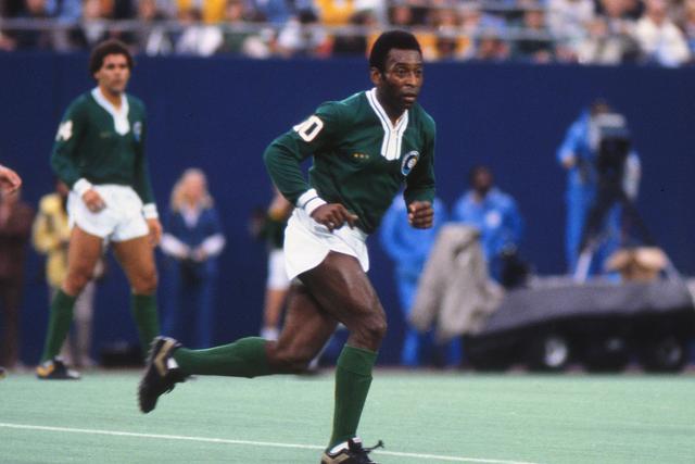 Antigo defesa tem a última camisola de Pelé e recusou um Ferrari por ela