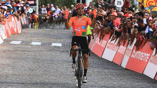 Volta a Portugal: Luis Ángel Maté vence 4.ª etapa frenética