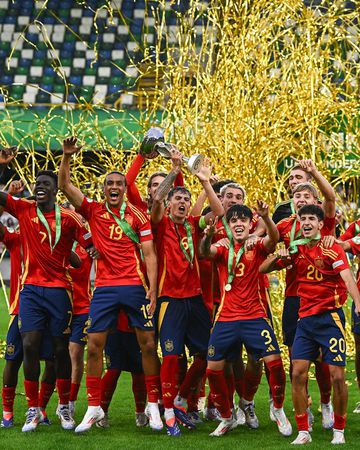 Espanha derrota a França e vence o Euro sub-19