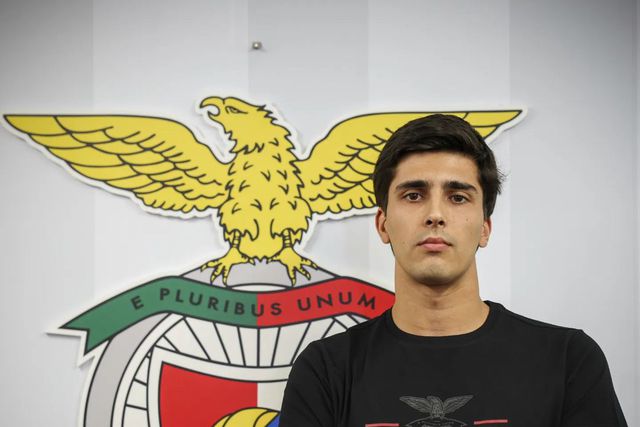 Francisco Leitão renova com o Benfica até 2025
