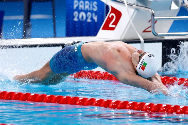 Paris 2024: João Costa falha meias-finais dos 100 metros costas