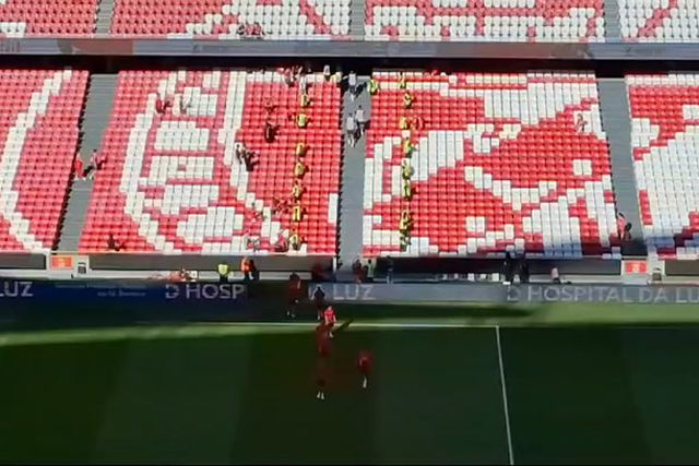 Já se ouviram os primeiros aplausos na Luz