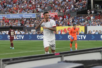 Milan de Paulo Fonseca vence Manchester City com reviravolta em Nova Iorque