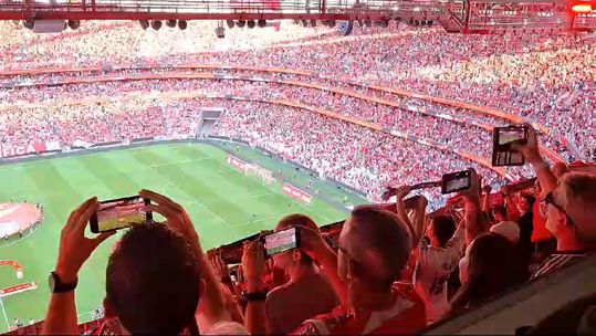 Entrada das equipas em campo