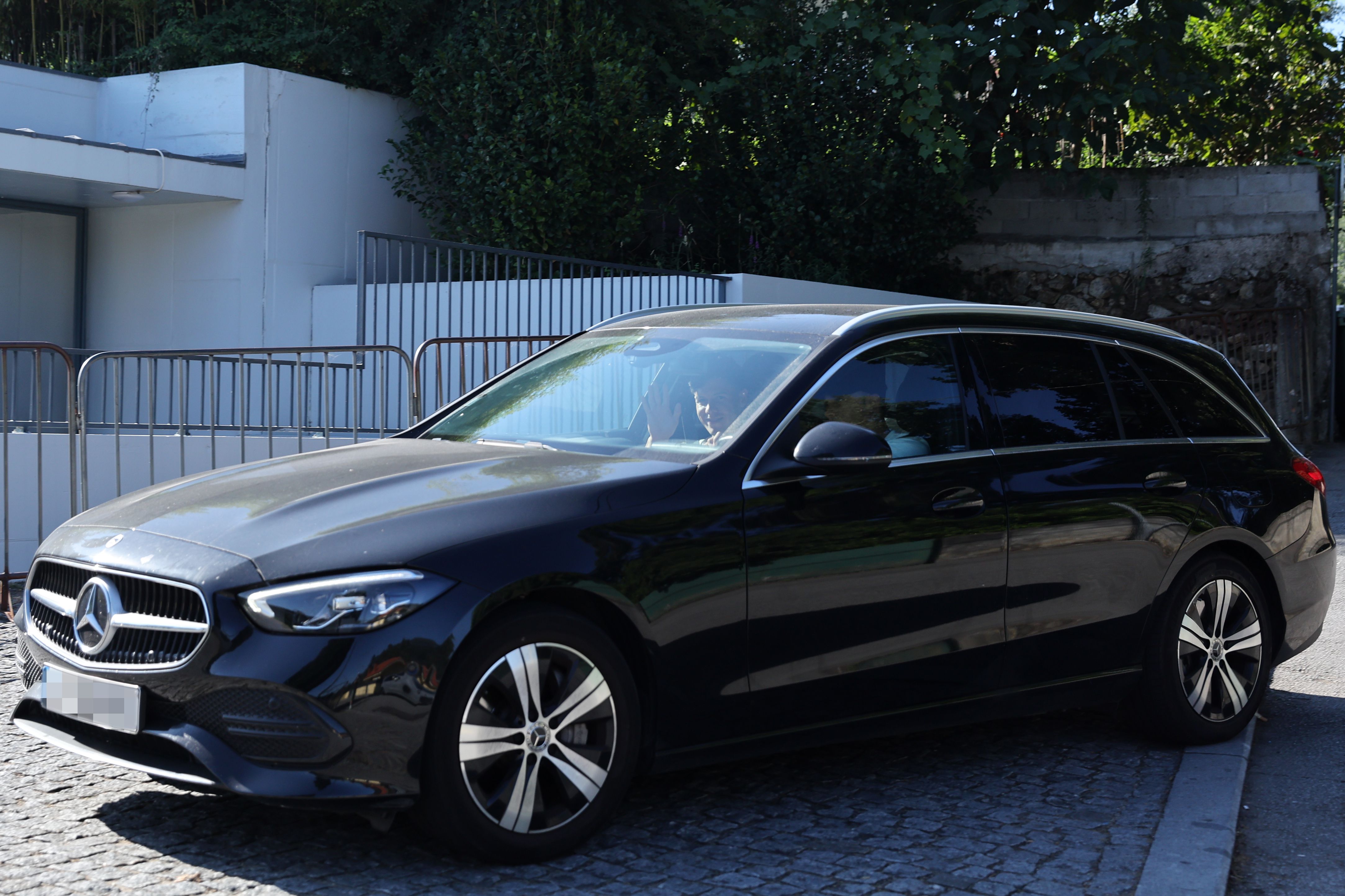 Equipa do FC Porto chega ao Centro de Treinos e Formacao Desportiva Porto/Gaia para mais um dia de trabalho: Nehuen Perez. Segunda-feira, 28 de julho de 2025. (Catarina Morais / Kapta+)