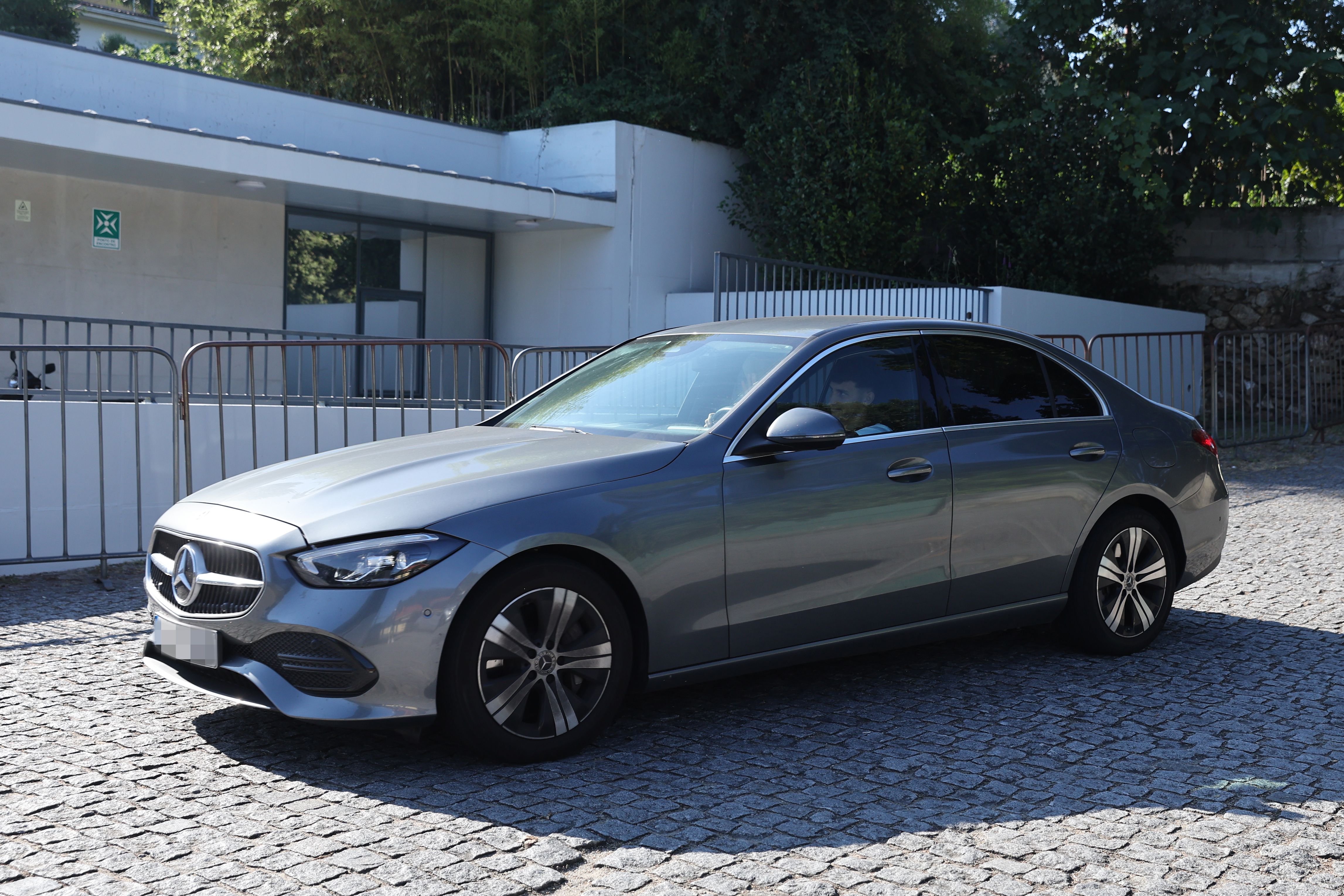 Equipa do FC Porto chega ao Centro de Treinos e Formacao Desportiva Porto/Gaia para mais um dia de trabalho: Tomas Perez. Segunda-feira, 28 de julho de 2025. (Catarina Morais / Kapta+)