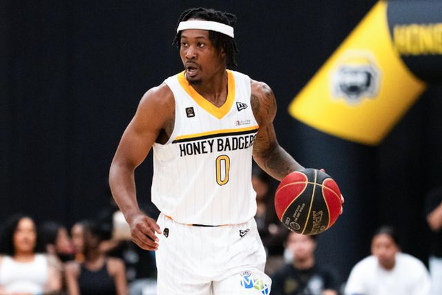 Koby McEwen reforça o Benfica