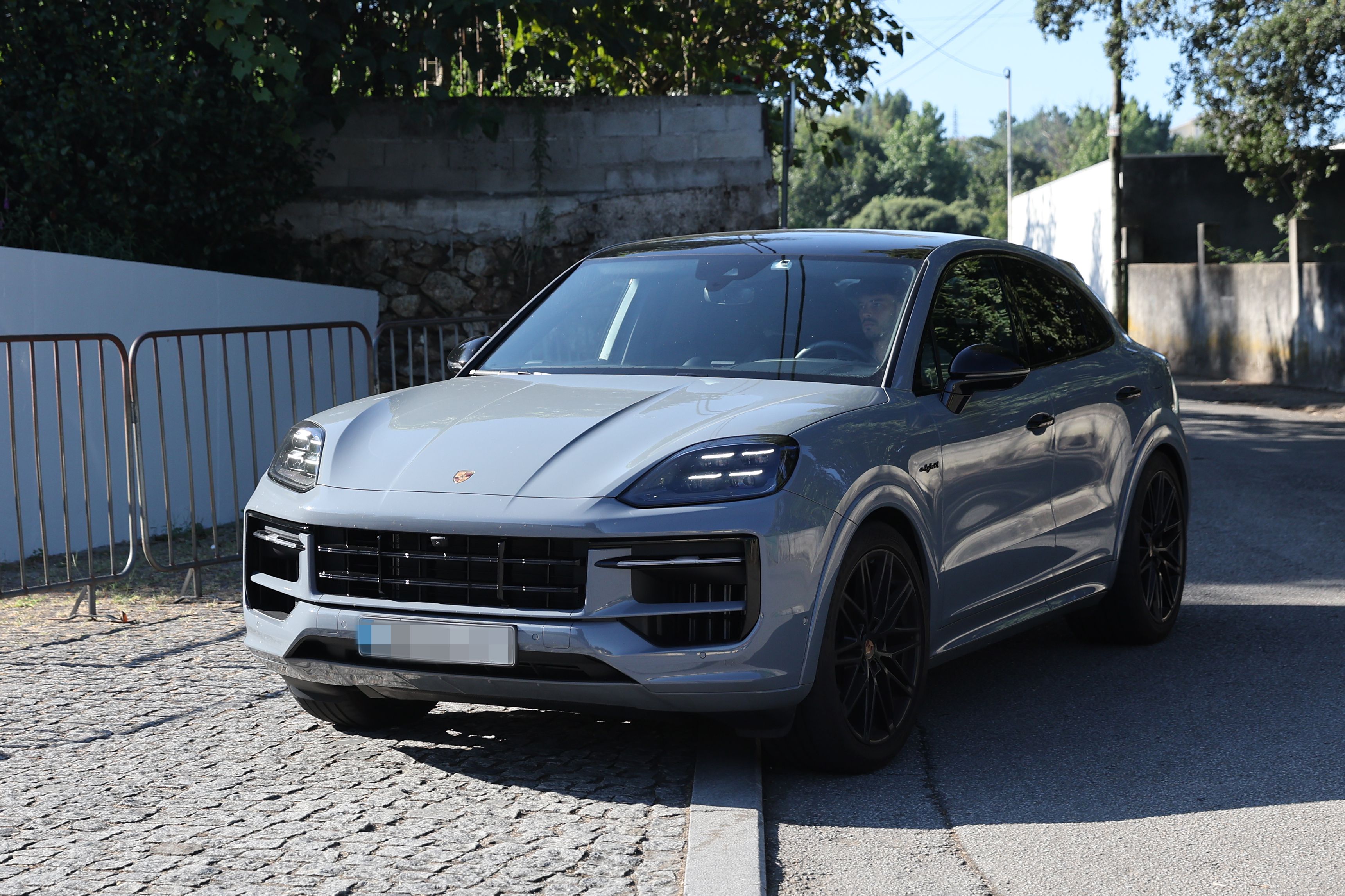 Equipa do FC Porto chega ao Centro de Treinos e Formacao Desportiva Porto/Gaia para mais um dia de trabalho: Zé Pedro. Segunda-feira, 28 de julho de 2025. (Catarina Morais / Kapta+)