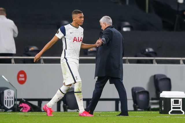 Carlos Vinícius com José Mourinho no Tottenham