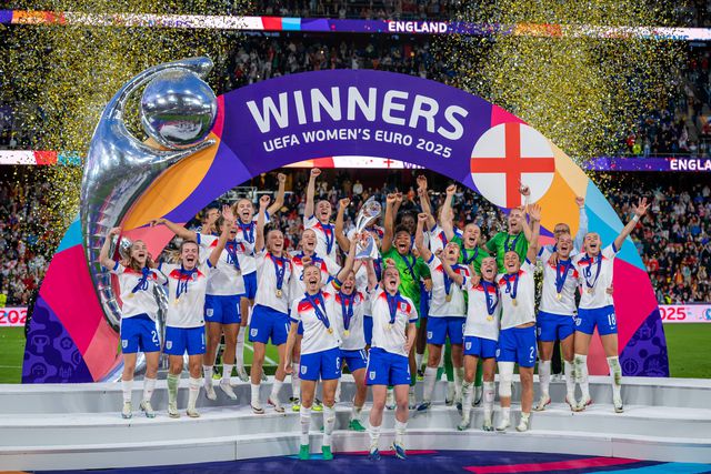 Inglaterra fez a festa no St. Jakob-Park, em Basileia, na Suíça