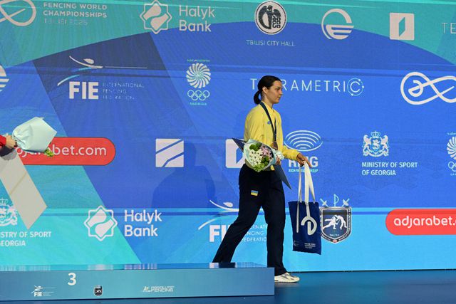 Alina Komashchuk  recusou posar para a foto junto da atleta russa (IMAGO)