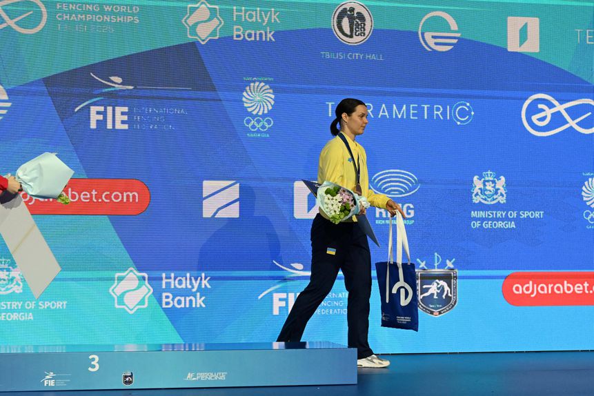 Alina Komashchuk  recusou posar para a foto junto da atleta russa (IMAGO)