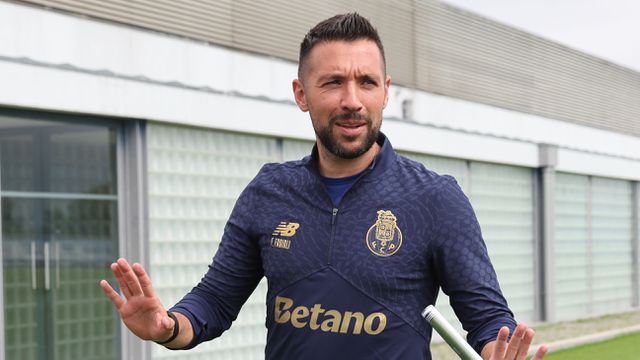 «Farioli mostra vontade de se identificar com o ADN do FC Porto»