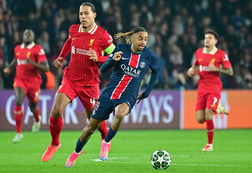Barcola perseguido por Van Dijk (IMAGO)