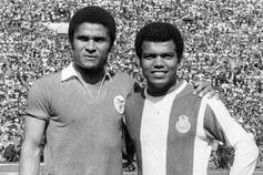 Eusébio e Cubillas, em jogo da 23ª jornada do Campeonato Nacional, época 1973/74 - Foto: ASF/PRESS PHOTO AGENCY