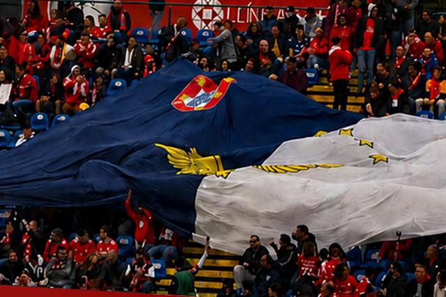 Santa Clara apresenta-se aos sócios num jogo contra a equipa B do clube. -Foto: SANTA CLARA