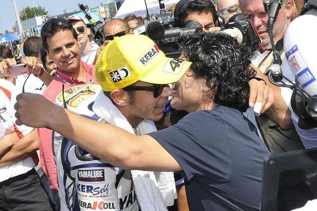 Valentino Rossi e Maradona em Misano