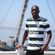 Se a contratação de Ba tivesse sido feita pelo Benfica, depois de um clube desistir na sequência de exames médicos, a cobertura mediática seria igual? — Foto: SPORTING CP