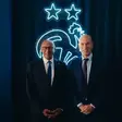 Zidane, à direita, foi apresentado como novo selecionador de França por Philippe Diallo, presidente da Federação Francesa de Futebol (esquerda) - Foto: FFF
