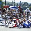 Groenewegen fratura clavícula após queda causada por Merlier (com vídeo)