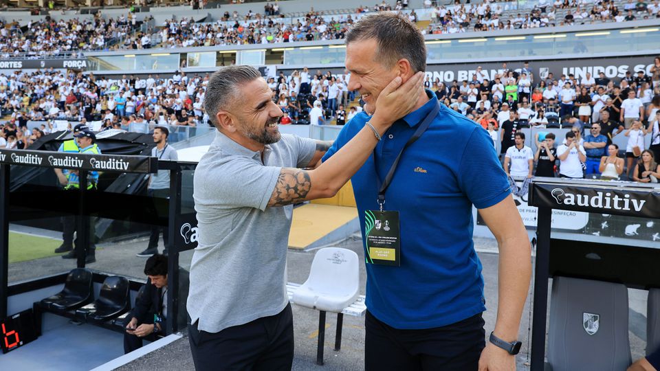 Treinador do Zrinjski acredita em reviravolta frente ao V. Guimarães