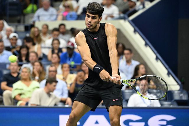 Estilo ou algo mais? Alcaraz diz porque prefere t-shirt sem mangas